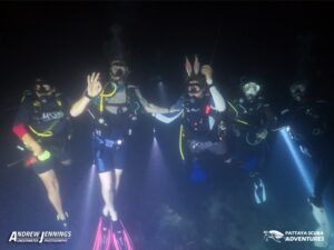 Team Picture Shark fin Rock-Night Diving Pattaya Thailand