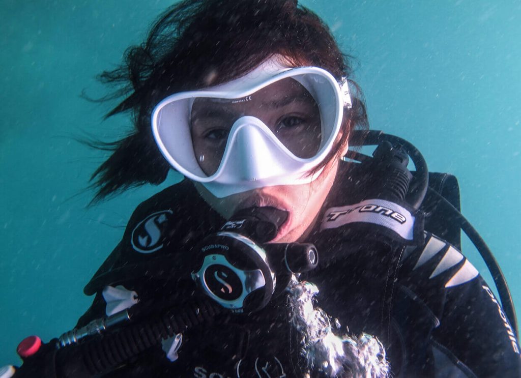 หลักสูตรดำน้ำขั่นสูงของ PADI