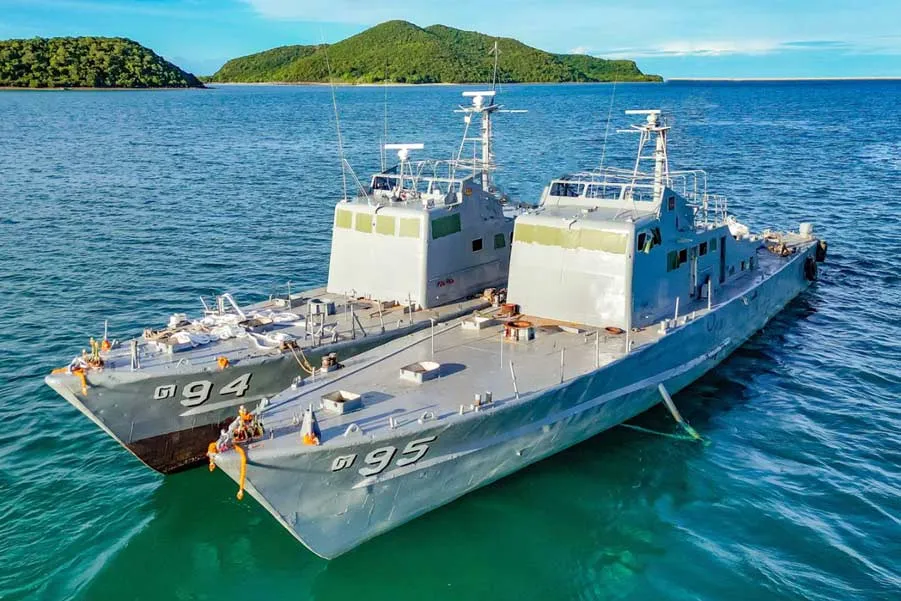 Before sinking T.94 and T.95 shipwrecks at Samae San near Pattaya